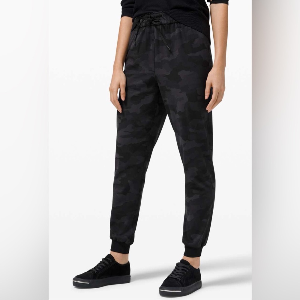 Lululemon Joggers Dark Camouflage